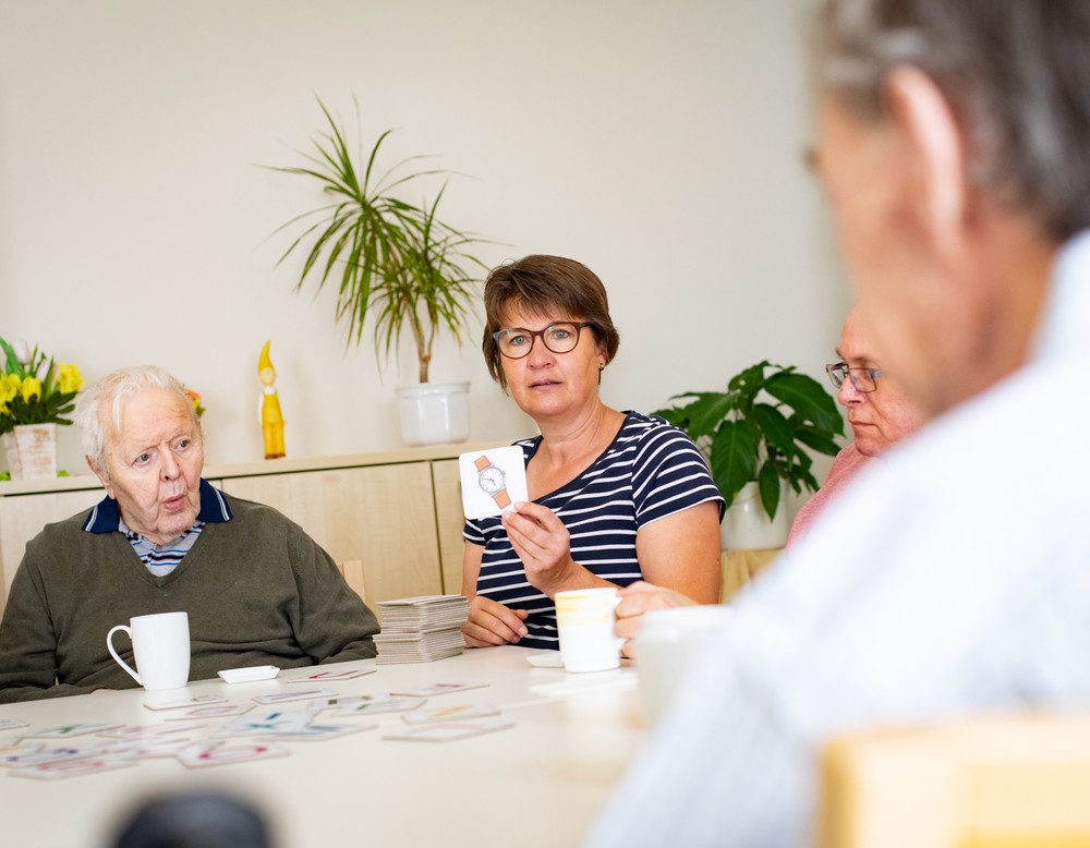 Gedächtnistraining bei der Beschäftigungstherapie in Geseke.